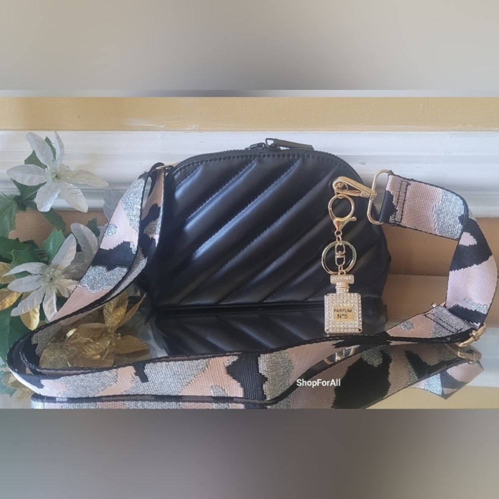 Yves Saint Laurent - Picture 13 of 13